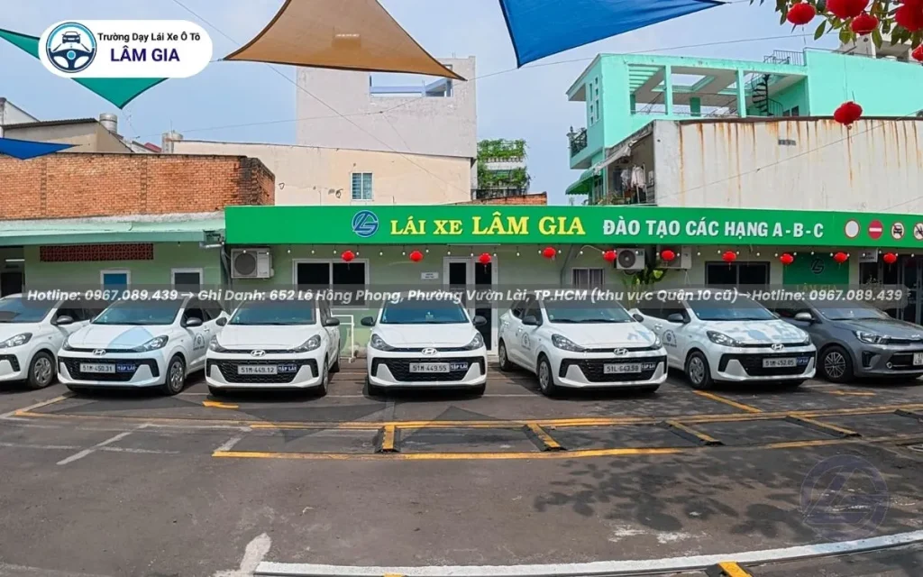 hình ảnh xe ô tô Lâm Gia